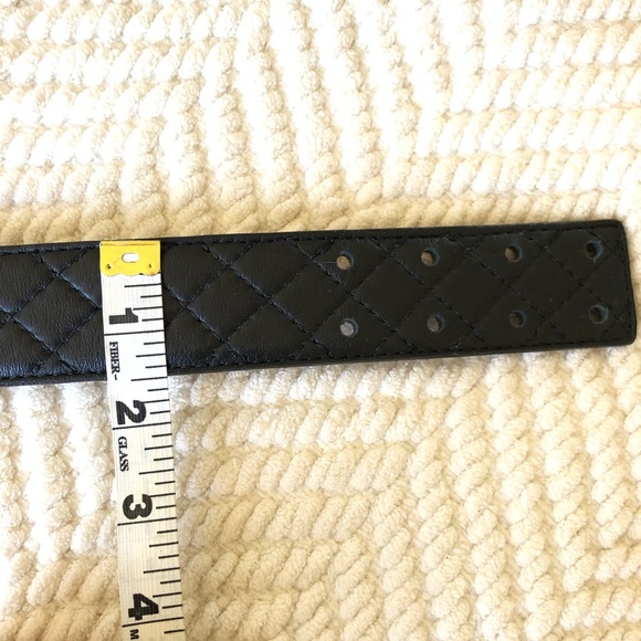 St. John Black Quilted Leather Belt - Picture 6 of 7